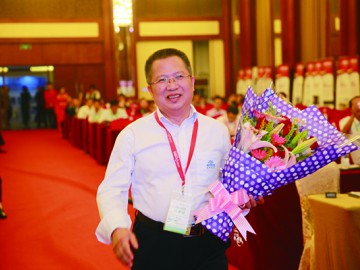 英科環(huán)?！蝾I先的可再生PS塑料解決方案提供商