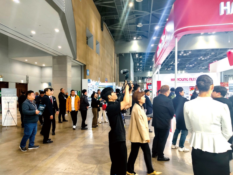 全球塑膠巨頭齊聚，展示前沿技術(shù)設(shè)備-拷貝